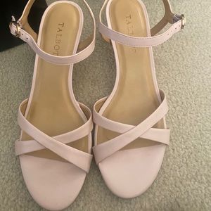 Talbots Women strappy heels like new color is rose size 6 1/2